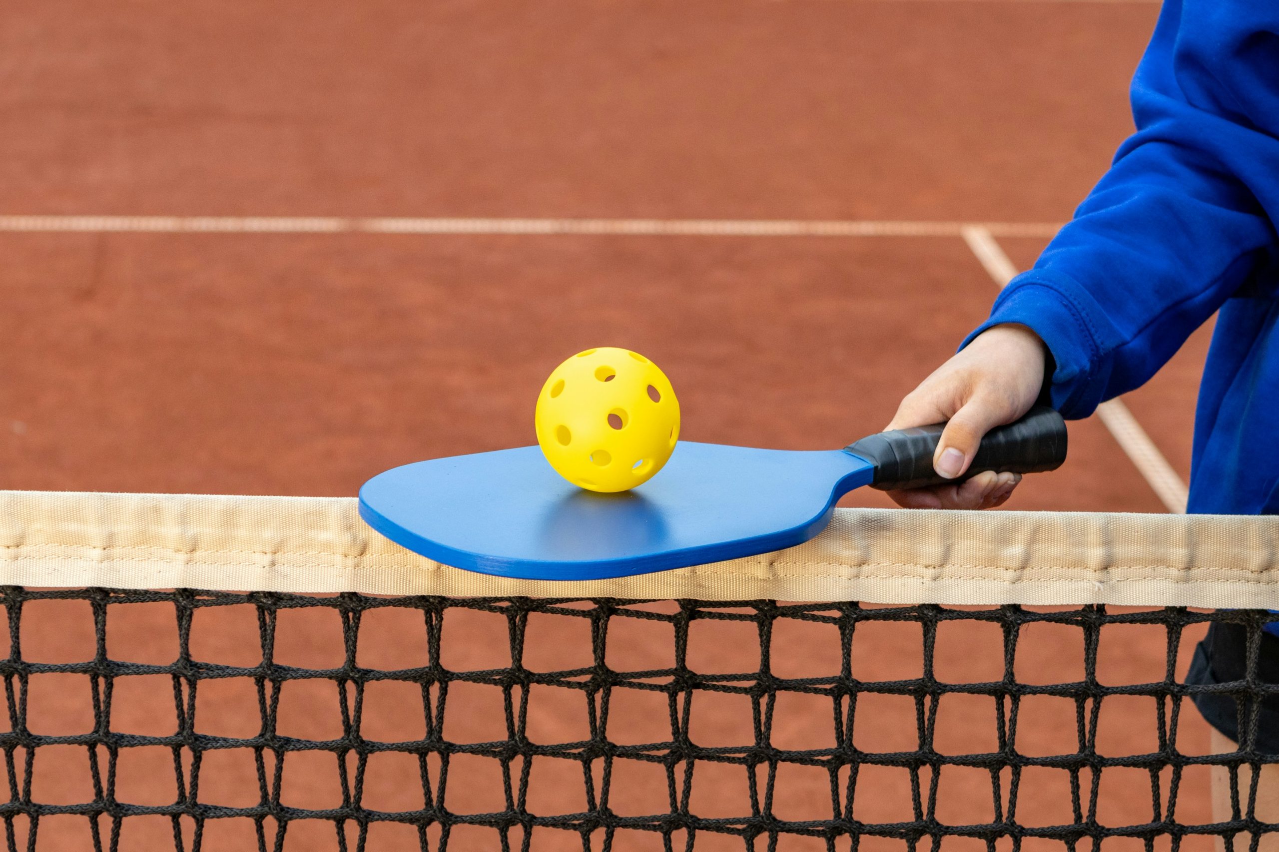 Pelajari Aturan Pickleball dengan Peralatan Dasar